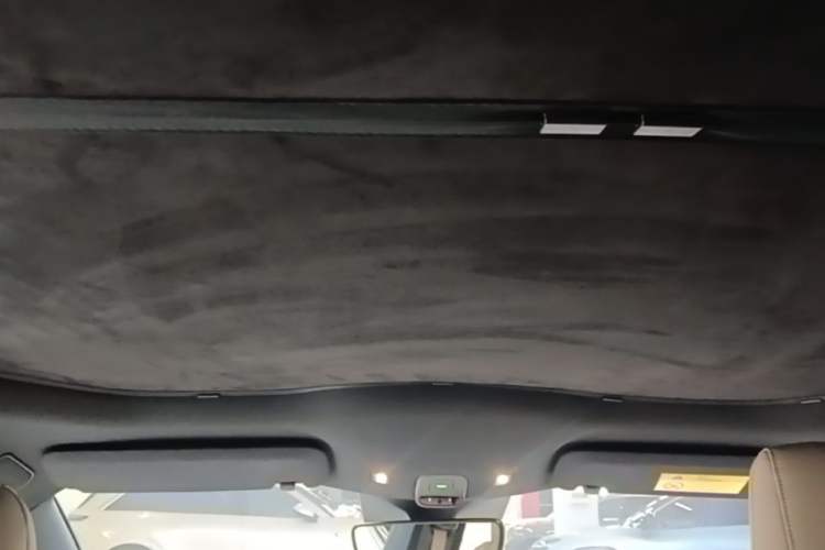 Used Nio ET5 2022 75 kWh Headliner