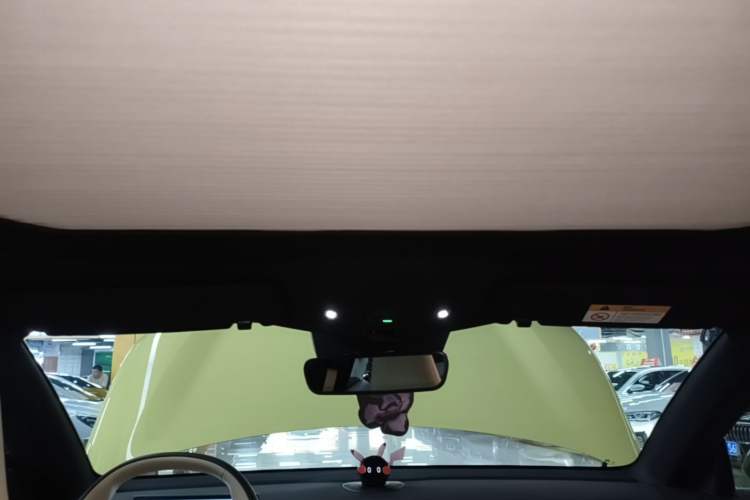 Used Nio ET5 2022 75 kWh Headliner