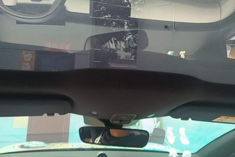 Used Nio ET5 2022 75 kWh Headliner