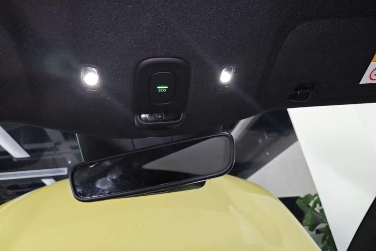 Used Nio ET5 2022 75 kWh Headliner