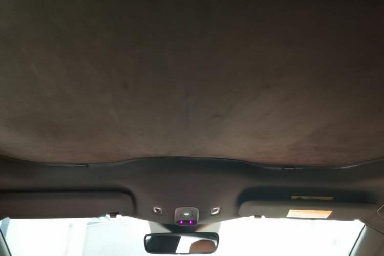 Used Nio ET5 2022 75 kWh Headliner