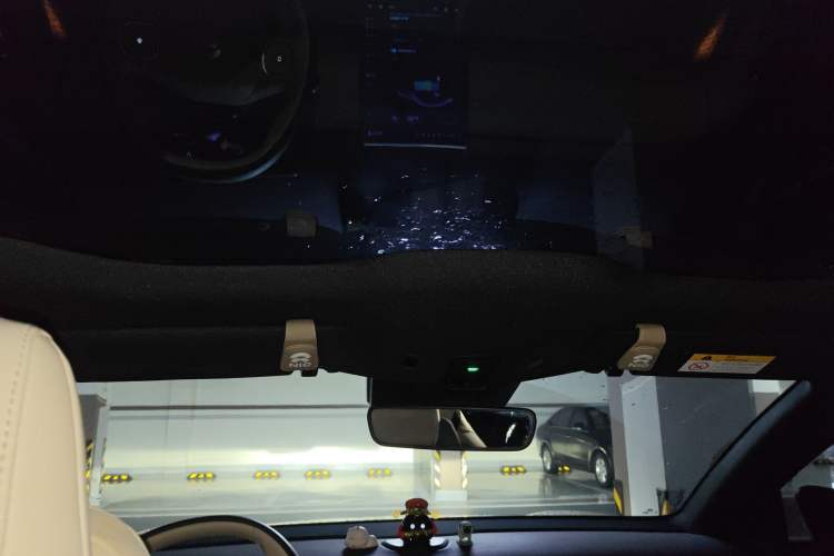 Used Nio ET5 2022 75 kWh Headliner