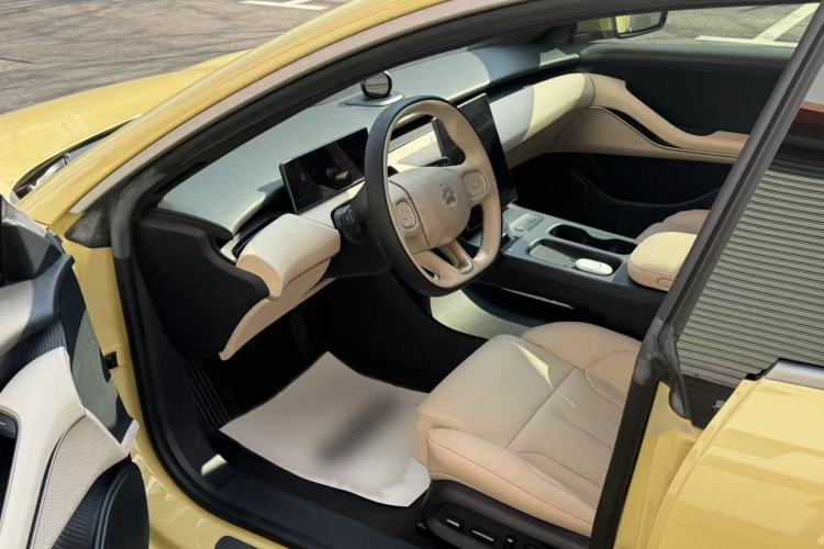 Used Nio ET5 2022 75 kWh Interior 1