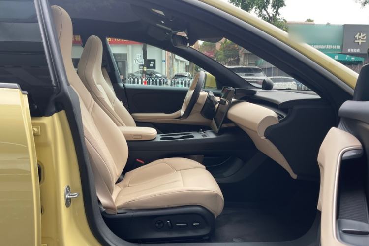 Used Nio ET5 2022 75 kWh Interior 11