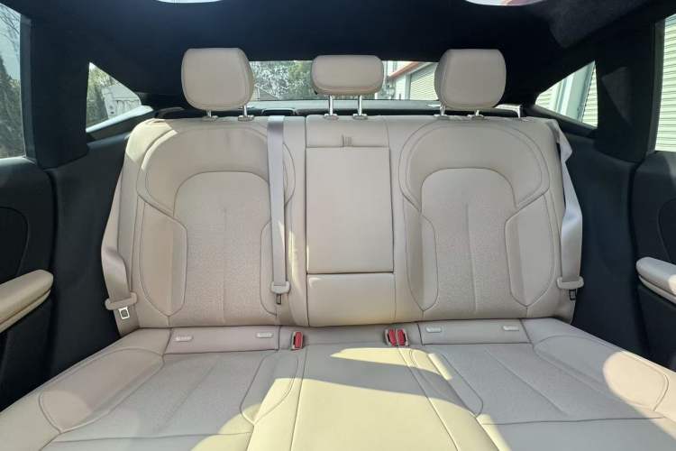 Used Nio ET5 2022 75 kWh Interior 11