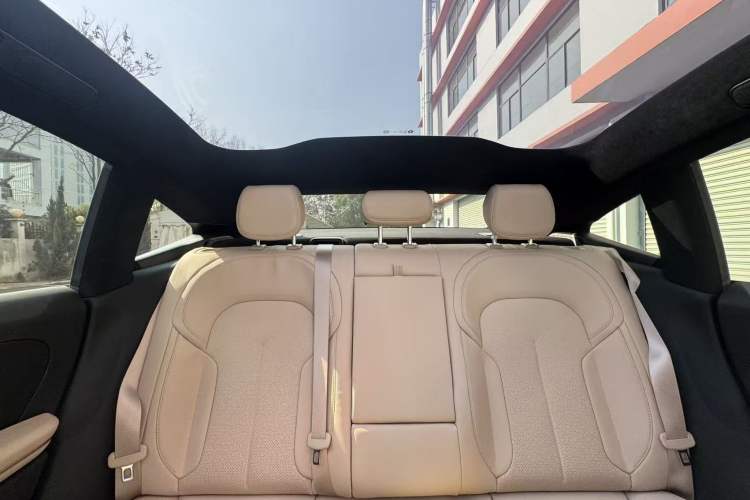 Used Nio ET5 2022 75 kWh Interior 12