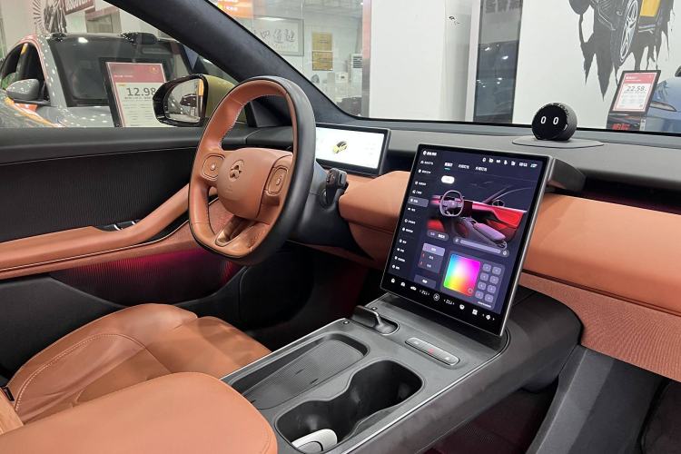 Used Nio ET5 2022 75 kWh Interior 12