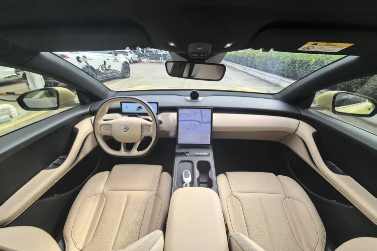 Used Nio ET5 2022 75 kWh Interior 2