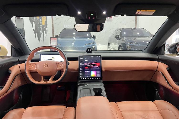 Used Nio ET5 2022 75 kWh Interior 2