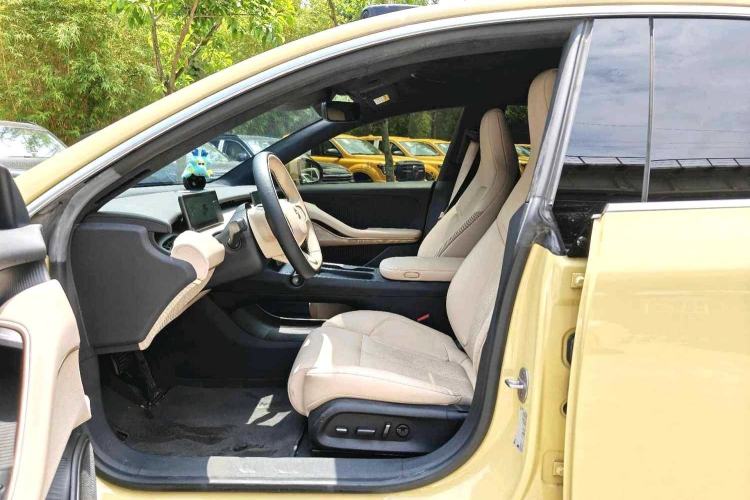 Used Nio ET5 2022 75 kWh Interior 3