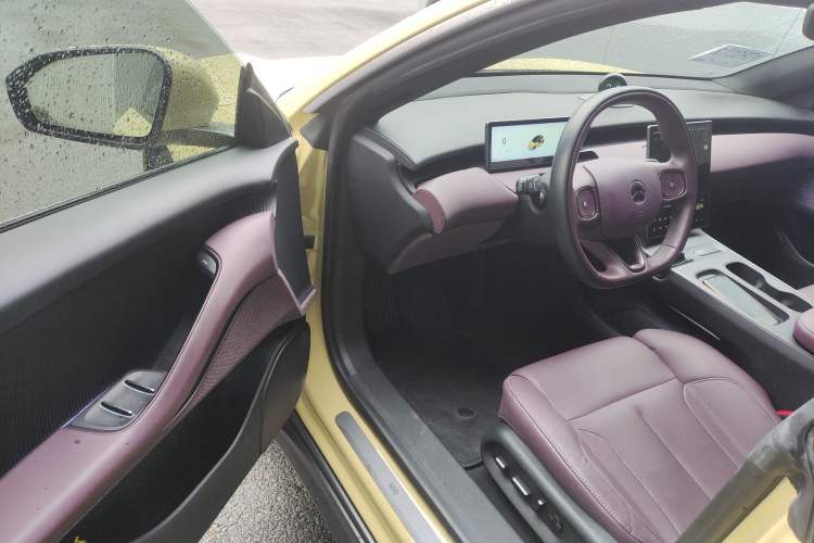 Used Nio ET5 2022 75 kWh Interior 3