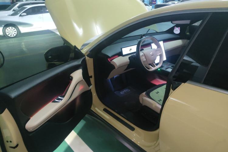 Used Nio ET5 2022 75 kWh Interior 3