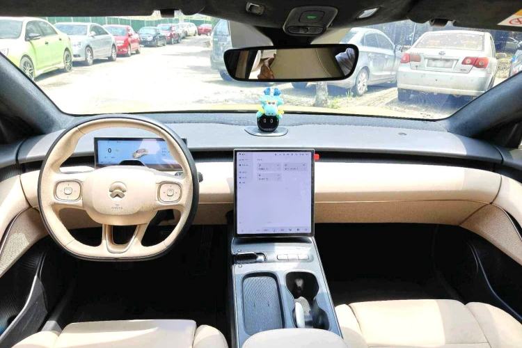 Used Nio ET5 2022 75 kWh Interior 4
