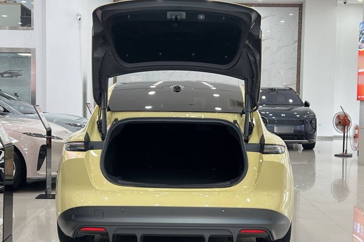 Used Nio ET5 2022 75 kWh Interior 7