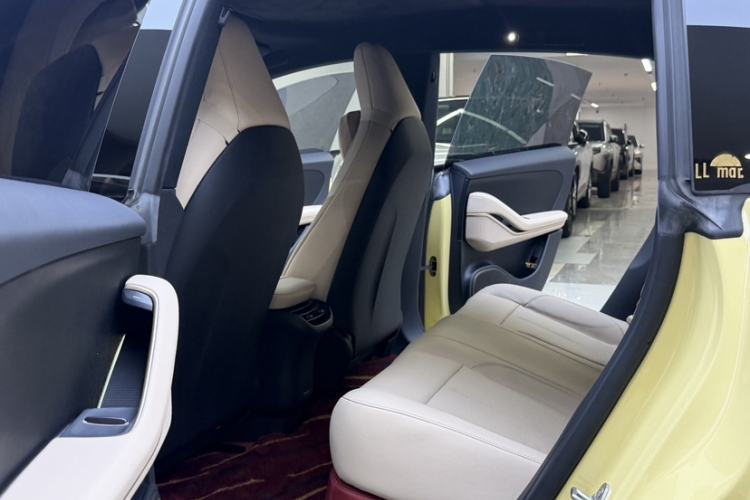 Used Nio ET5 2022 75 kWh Interior 8