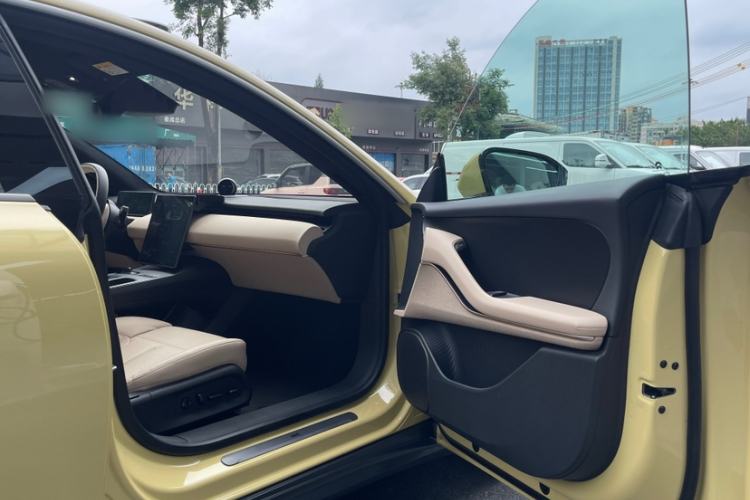 Used Nio ET5 2022 75 kWh Interior 8