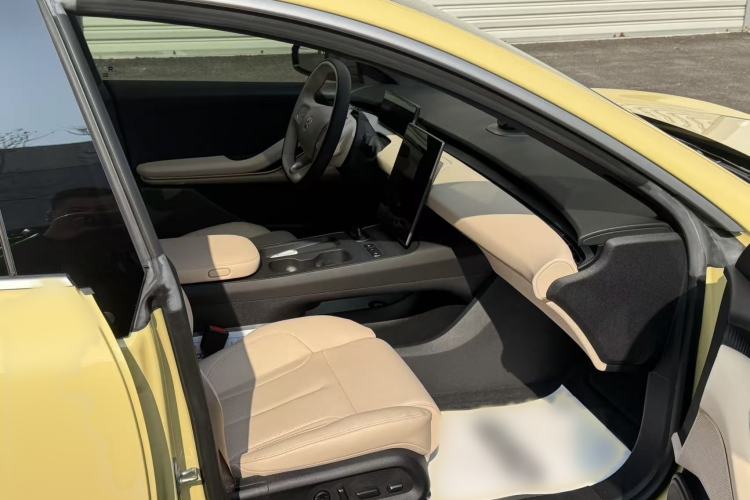 Used Nio ET5 2022 75 kWh Interior 9