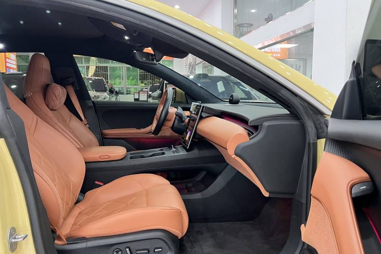 Used Nio ET5 2022 75 kWh Interior 9
