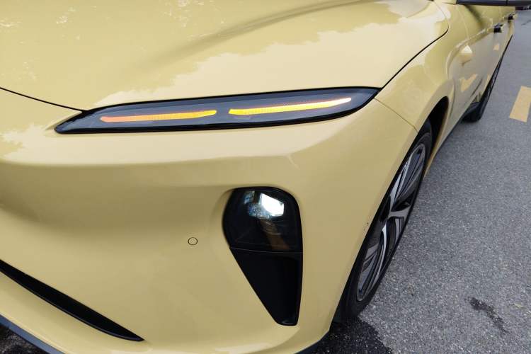 Used Nio ET5 2022 75 kWh Left Front Headlight