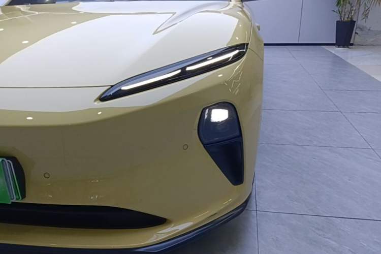 Used Nio ET5 2022 75 kWh Left Front Headlight