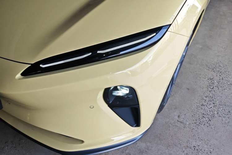Used Nio ET5 2022 75 kWh Left Front Headlight