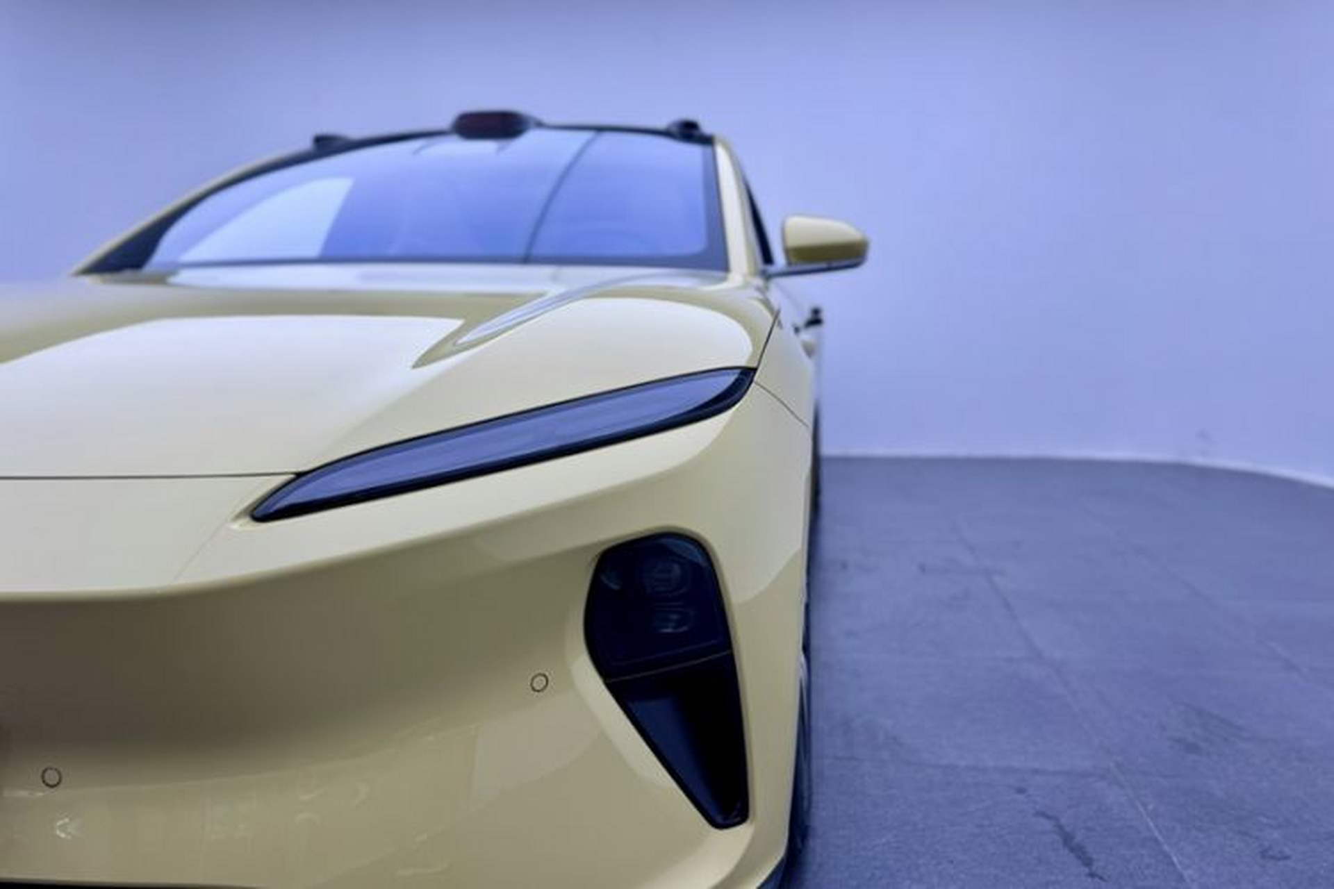 Used Nio ET5 2022 75 kWh Left Front Headlight