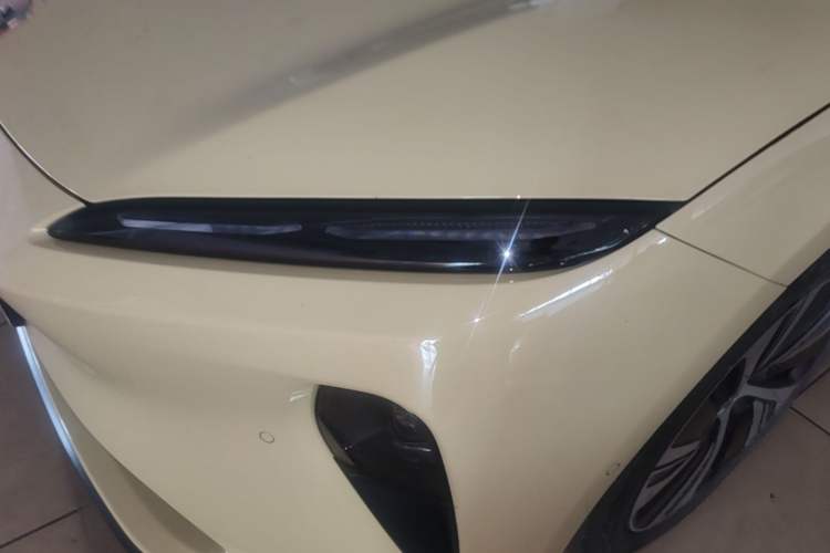 Used Nio ET5 2022 75 kWh Left Front Headlight