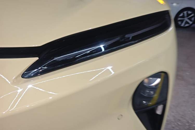 Used Nio ET5 2022 75 kWh Left Front Headlight