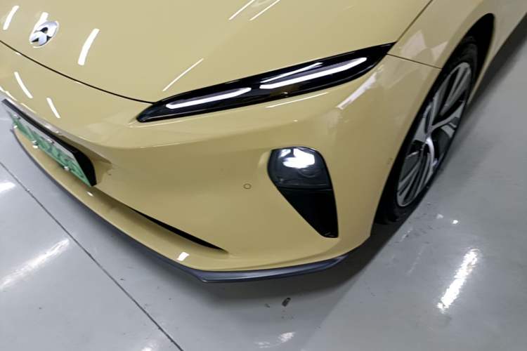 Used Nio ET5 2022 75 kWh Left Front Headlight