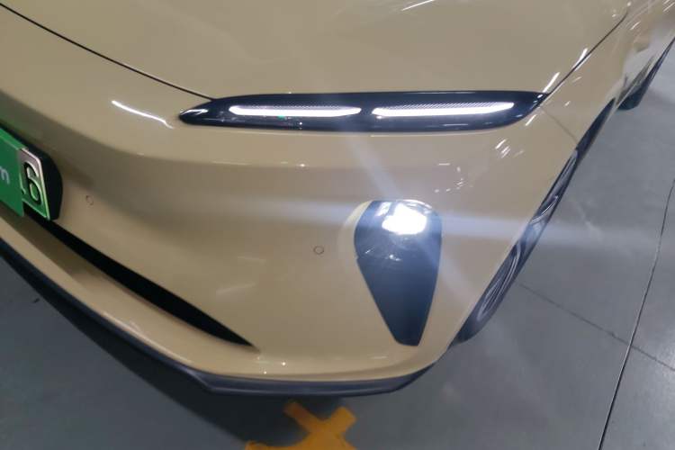 Used Nio ET5 2022 75 kWh Left Front Headlight