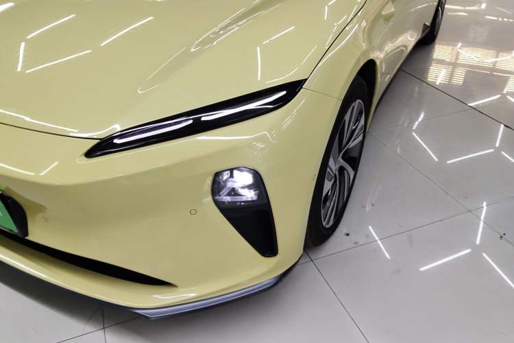 Used Nio ET5 2022 75 kWh Left Front Headlight