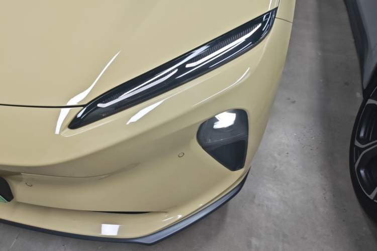 Used Nio ET5 2022 75 kWh Left Front Headlight
