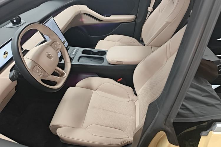 Used Nio ET5 2022 75 kWh Left Front Seat