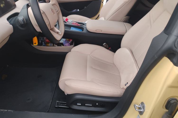 Used Nio ET5 2022 75 kWh Left Front Seat
