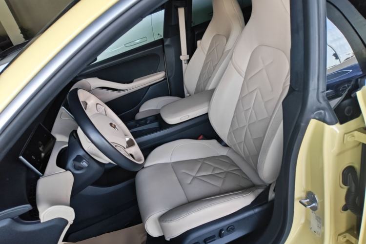 Used Nio ET5 2022 75 kWh Left Front Seat