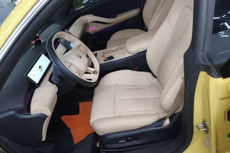 Used Nio ET5 2022 75 kWh Left Front Seat