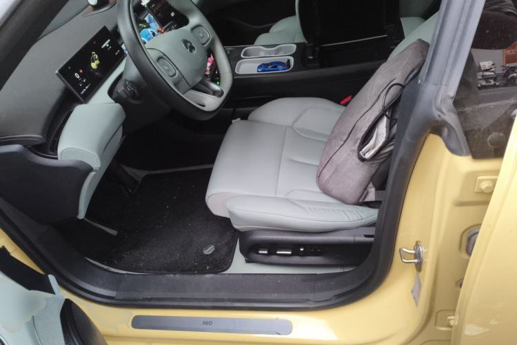 Used Nio ET5 2022 100 kWh Left Front Seat