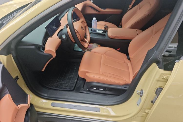Used Nio ET5 2022 75 kWh Left Front Seat