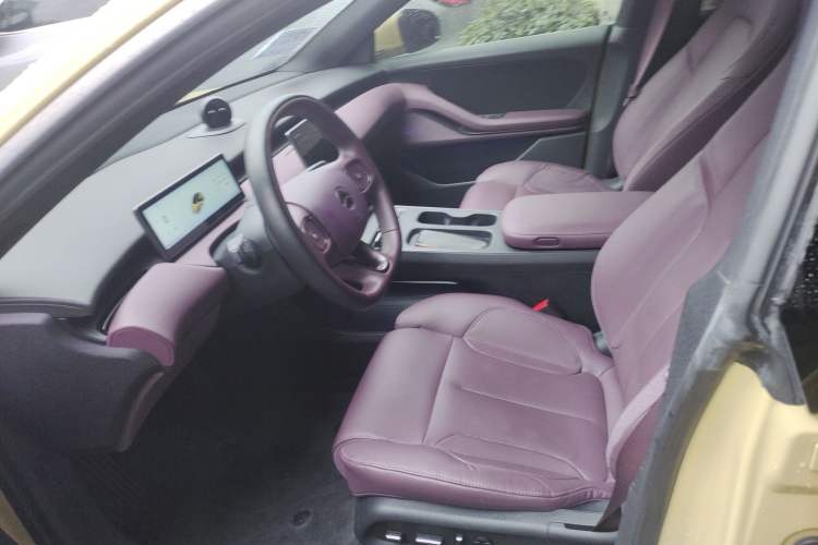Used Nio ET5 2022 75 kWh Left Front Seat