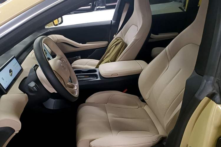 Used Nio ET5 2022 75 kWh Left Front Seat