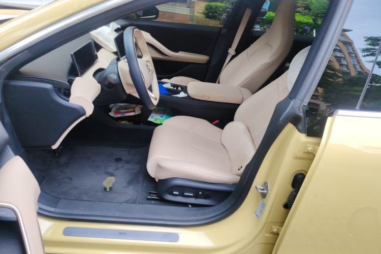 Used Nio ET5 2022 75 kWh Left Front Seat