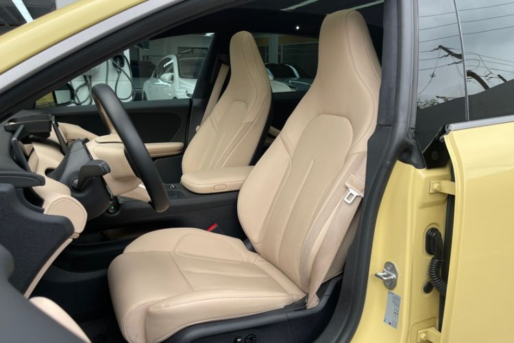 Used Nio ET5 2022 75 kWh Left Front Seat