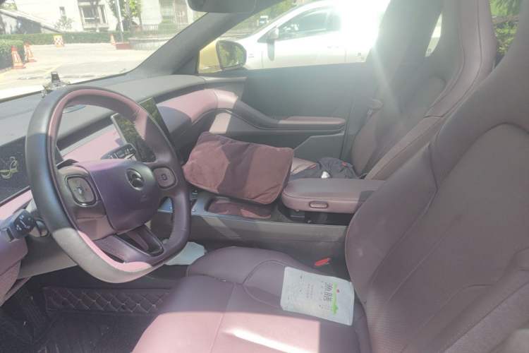 Used Nio ET5 2022 75 kWh Left Front Seat