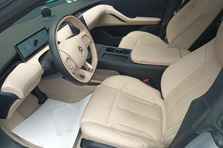 Used Nio ET5 2022 75 kWh Left Front Seat
