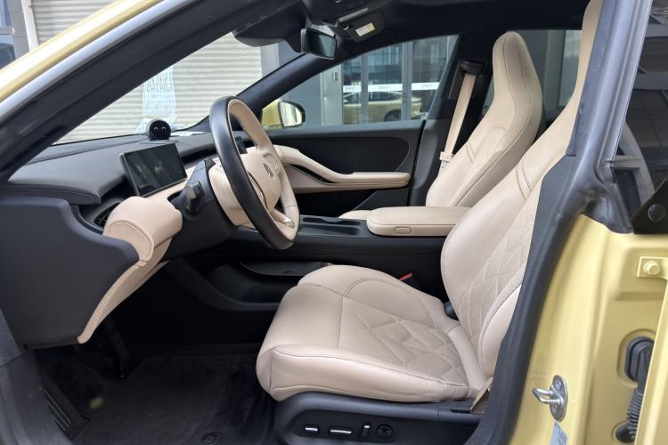 Used Nio ET5 2022 100 kWh Left Front Seat