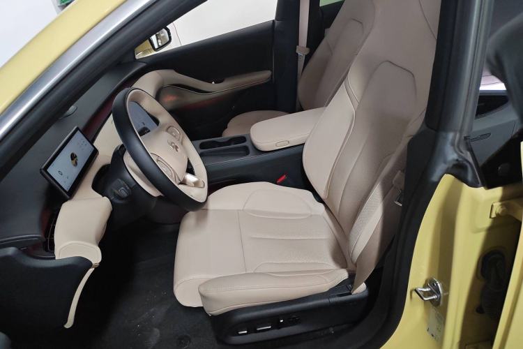 Used Nio ET5 2022 75 kWh Left Front Seat