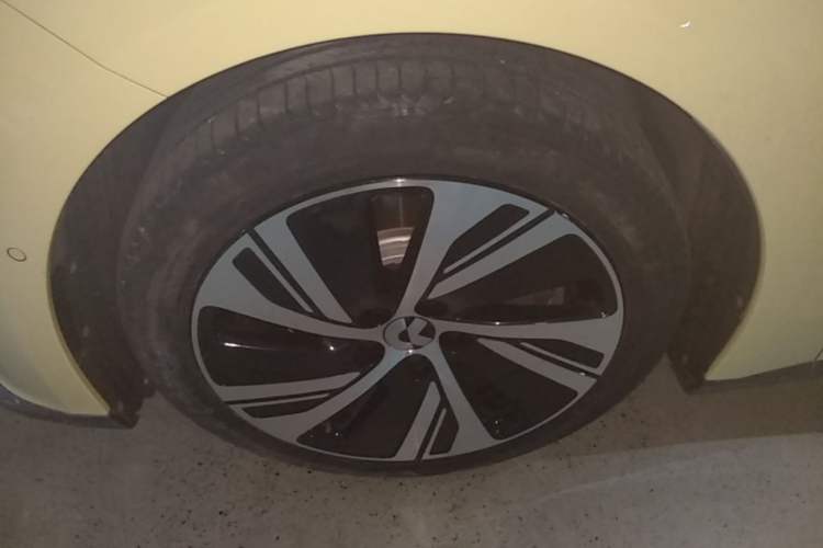 Used Nio ET5 2022 75 kWh Left Front Wheel Hub