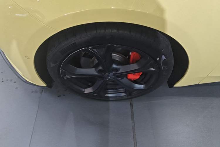Used Nio ET5 2022 75 kWh Left Front Wheel Hub