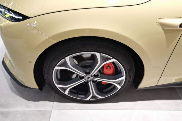 Used Nio ET5 2022 75 kWh Left Front Wheel Hub