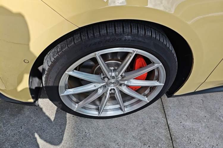 Used Nio ET5 2022 100 kWh Left Front Wheel Hub